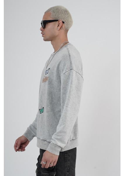 Bisiklet Yaka Yıkamalı Aplikeli Oversize Kalıp Sweatshirt