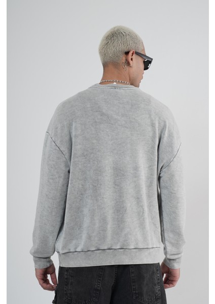 Bisiklet Yaka Yıkamalı Aplikeli Oversize Kalıp Sweatshirt