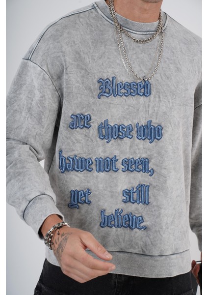 Bisiklet Yaka Yazı Nakışlı Yıkamalı Oversize Kalıp Unisex Sweatshirt