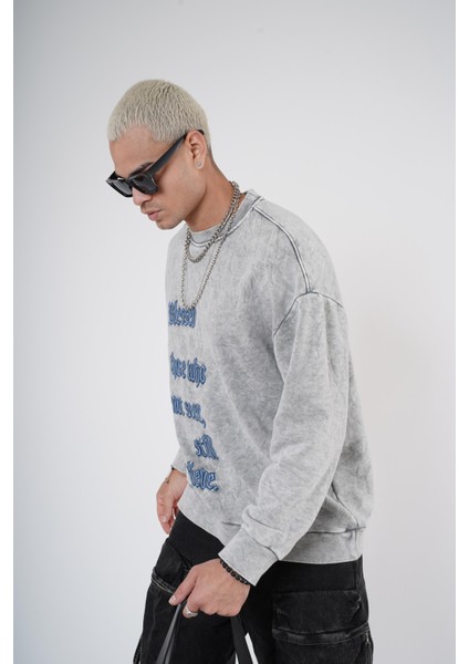 Bisiklet Yaka Yazı Nakışlı Yıkamalı Oversize Kalıp Unisex Sweatshirt