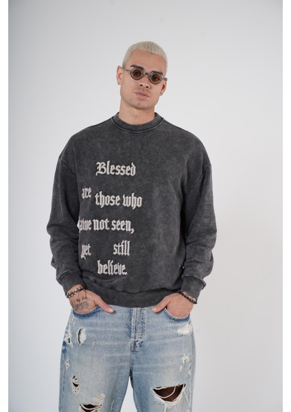 Bisiklet Yaka Yazı Nakışlı Yıkamalı Oversize Kalıp Unisex Sweatshirt