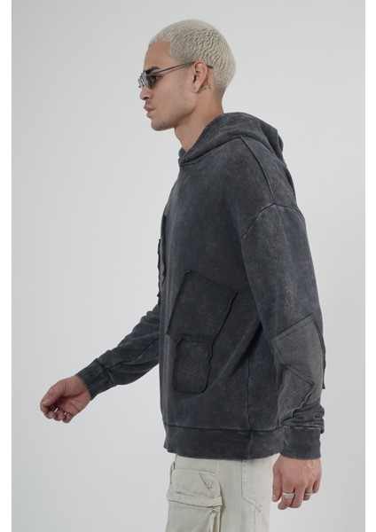 Yıkamalı Kapüşonlu Yama Detaylı Sweatshirt