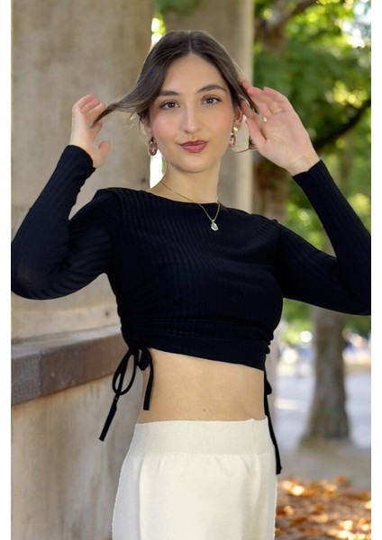 Yanlardan Büzgü Detaylı Uzun Kollu Fitilli Crop Top Bluz