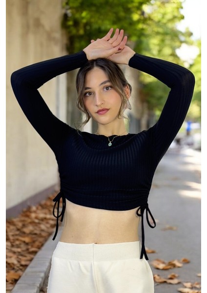 Yanlardan Büzgü Detaylı Uzun Kollu Fitilli Crop Top Bluz