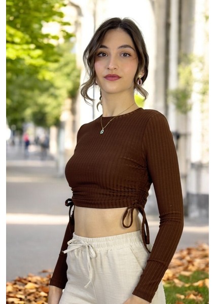 Yanlardan Büzgü Detaylı Uzun Kollu Fitilli Crop Top Bluz