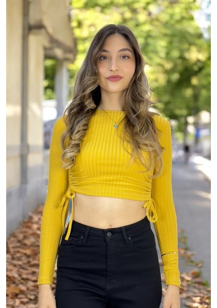 Yanlardan Büzgü Detaylı Uzun Kollu Fitilli Crop Top Bluz