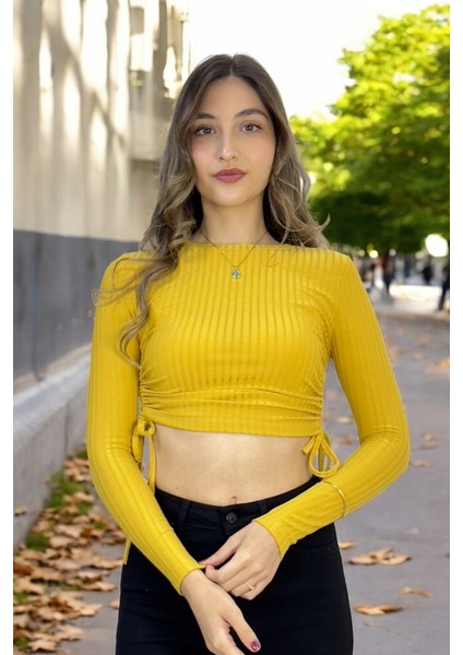 Yanlardan Büzgü Detaylı Uzun Kollu Fitilli Crop Top Bluz