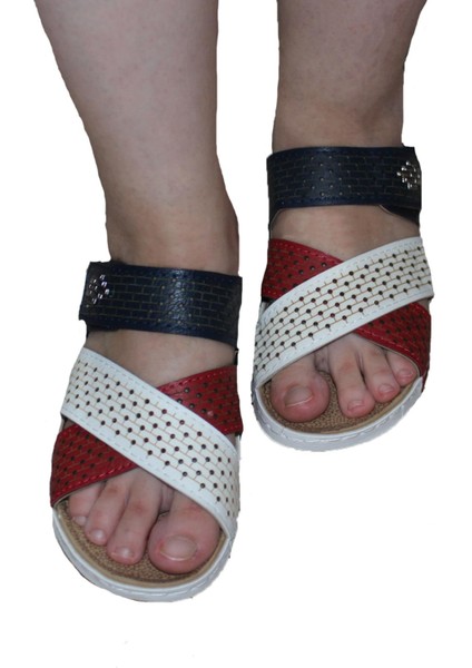 Kadın Sandalet Terlik Yazlık Düz Topuk Hafif ve Rahat Kullanım İçin Tasarlandı fiyatları