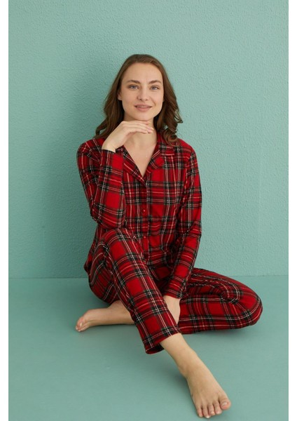 Kadın 20501-264 Uzun Kol Önü Düğmeli Süet Pijama Takımı Kırmızı-Haki fiyatları