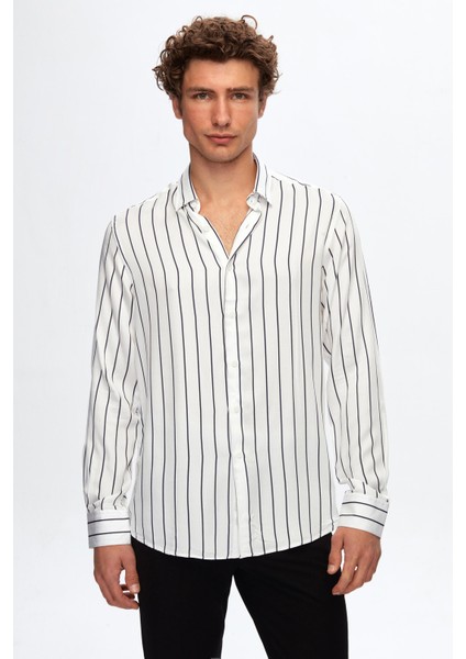 Slim Fit Beyaz Çizgi Baskılı Gömlek