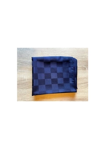 Zamansız Zarafet: Lacivert Ipeksi Jakar Lara Şalınızla Şıklığı Yakalayın! fırsatları