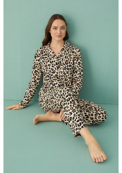 Kadın 50701-577 Uzun Kol Önü Düğmeli Pijama Takımı Leopar