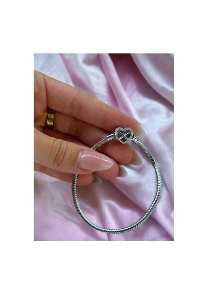 Charmlı Çelik Bileklik - Kalpli Charmlı Paslanmaz Çelik Bileklik Kadın indirimleri