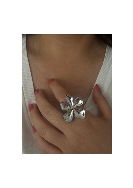 Minik Taşlı Çiçek Yüzük