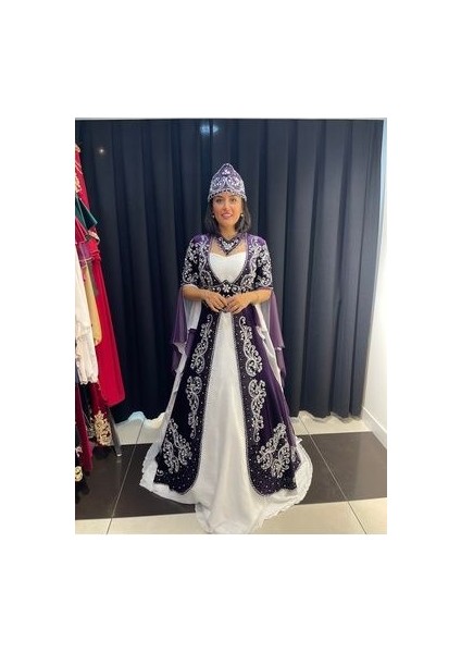 Mor Kadife Işlemeli Kaftan fiyatları