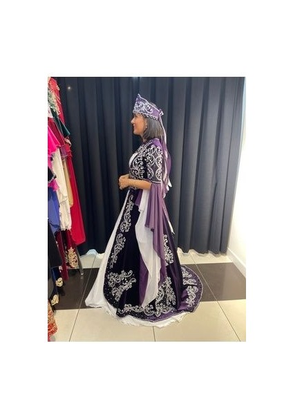 Mor Kadife Işlemeli Kaftan modelleri