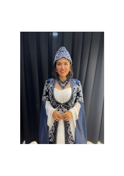 Lacivert Işlemeli Taşlı Kadife Kaftan