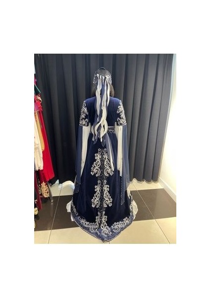 Lacivert Işlemeli Taşlı Kadife Kaftan fırsatları