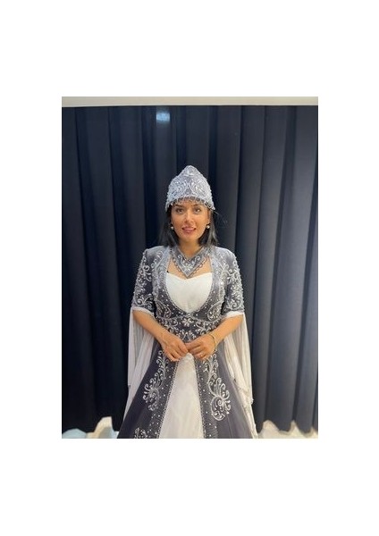 Gri Kadife Işlemeli Kaftan