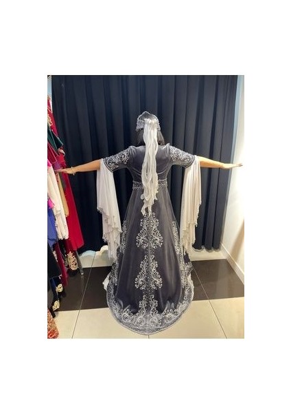 Gri Kadife Işlemeli Kaftan modelleri