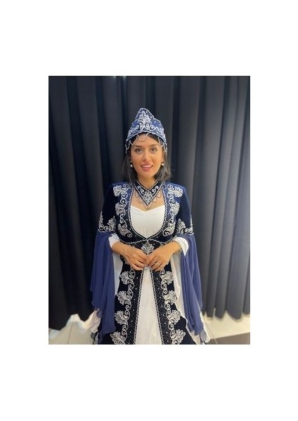 Lacivert Işlemeli Kadife Kaftan