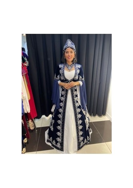 Lacivert Işlemeli Kadife Kaftan fiyatları