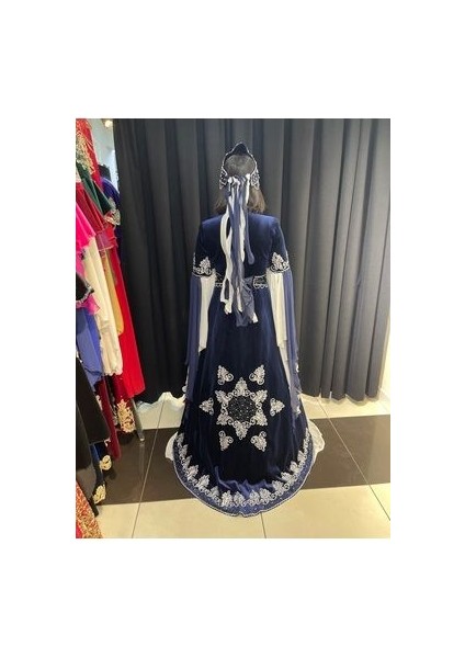 Lacivert Işlemeli Kadife Kaftan fırsatları