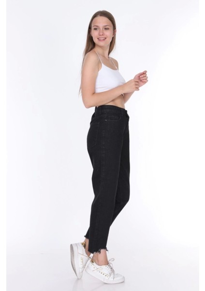 Kadın Siyah Paça Püskül Detay Slim Fit Mom Jean