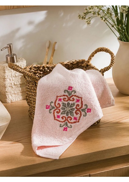Lcw Home Çiçek Nakışlı Yüz Havlusu 50 x 80 cm