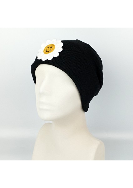 Siyah Triko Bere Üzerine Gülen Yüz Papatya Figürü fiyatları
