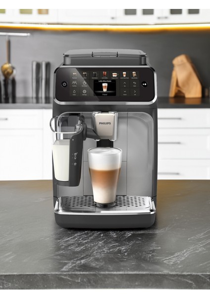 Tam Otomatik LatteGo Espresso Makinesi, 20 Sıcak ve Soğuk İçecek, SilentBrew Teknolojisi, Hızlı Başlangıç, Taze Öğütülmüş Çekirdeklerden Aromatik Kahve, Onerous Lambader Hediye