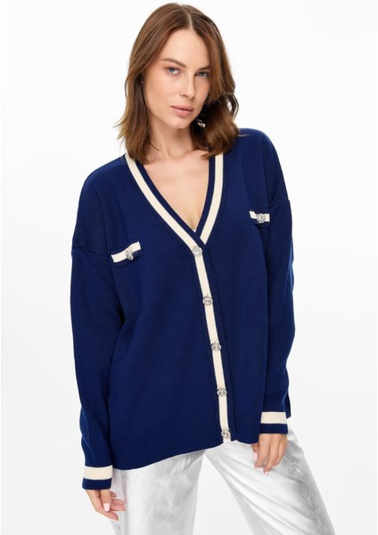 Biyeli Taşlı Düğmeli Triko Hırka-LACI modelleri