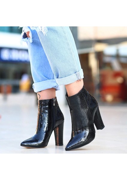 Loora Siyah Rugan Desenli Topuklu Bot indirimleri