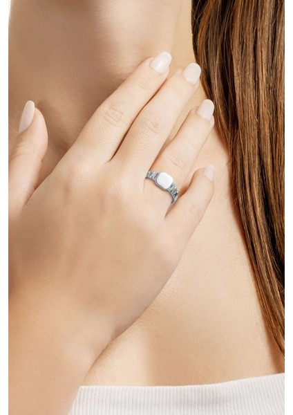 Zincir Detaylı 18 Ayar Beyaz Altın Kaplama Gümüş Yüzük modelleri