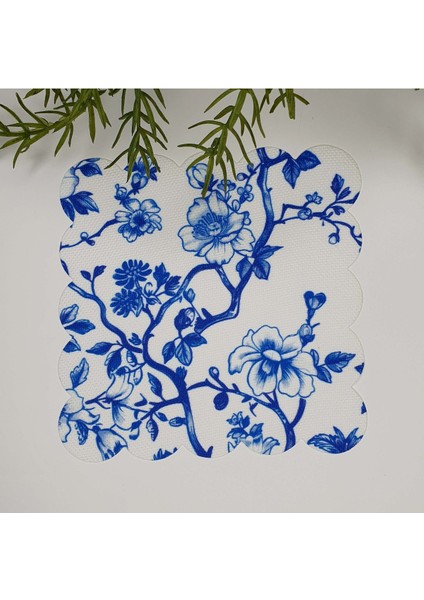 Mavi Çiçekler ve Dallar Çini Stili Desenli Lazer Kesim Kumaş Kokteyl Peçetesi 1 Adet