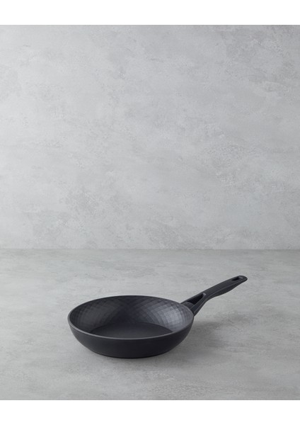 Pro Grade Indüksiyon Tabanlı Tava 22 cm Siyah