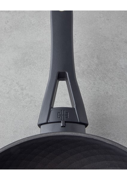 Pro Grade Indüksiyon Tabanlı Tava 22 cm Siyah