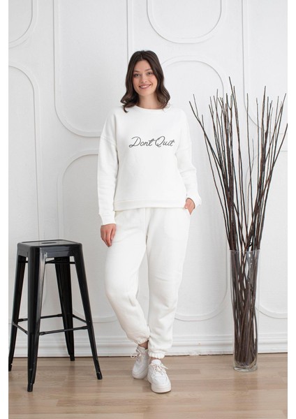 Kadın Beyaz Bisiklet Yaka Baskılı Beli ve Paçası Lastikli Pamuklu 3 Iplik Eşofman Takımı modelleri