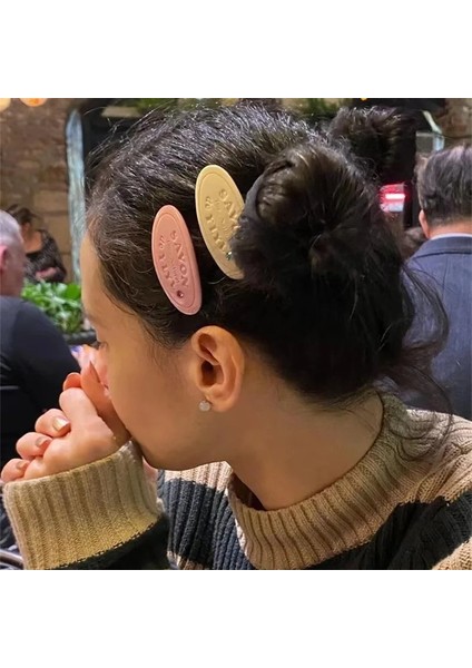 Yeni Tatlı Harfler Saç Klipleri Asetat Kristal Geometrik Tokalarım Düz Renk Tokalar Kore Ins Kadın Aksesuarları Yan Iğneler (Yurt Dışından) fiyatları