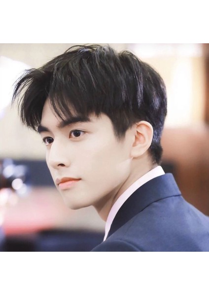 Spot Internet Ünlü Peruk Ortadan Parçalı Patlama Kısa Saç Doğal ve Kabarık Koreli Erkek Peruk Fabrika Tedarik Tek Parça Dropshipping (Yurt Dışından) modelleri