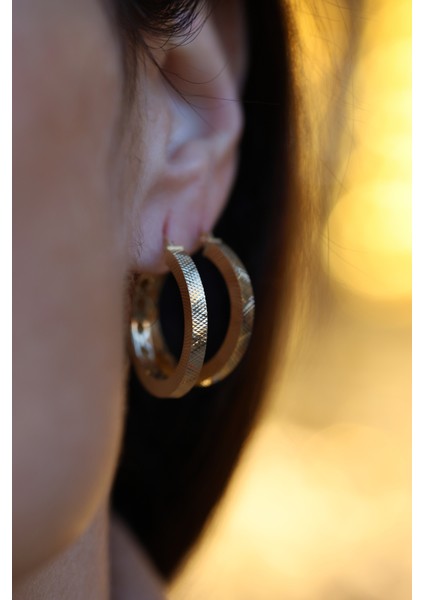 14 Ayar Altın Kalın Desenli Köşeli Halka Küpe fiyatları