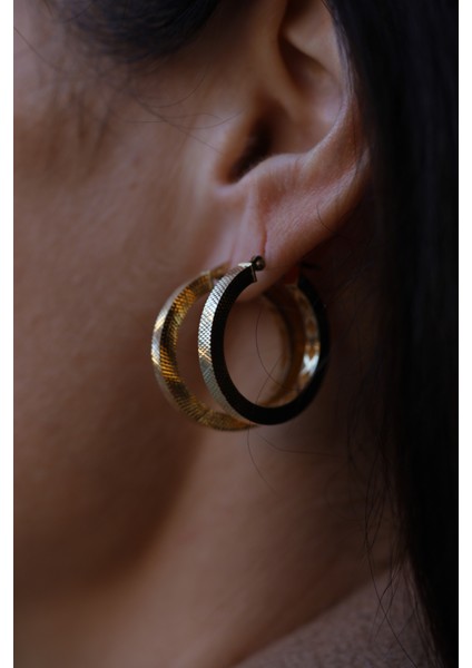 14 Ayar Altın Kalın Desenli Köşeli Halka Küpe fırsatları