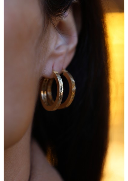 14 Ayar Altın Kalın Desenli Köşeli Halka Küpe indirimleri