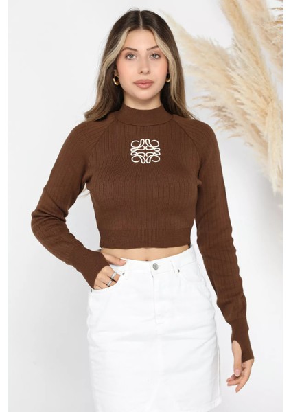 Ön Nakışlı Crop Top Triko Bluz