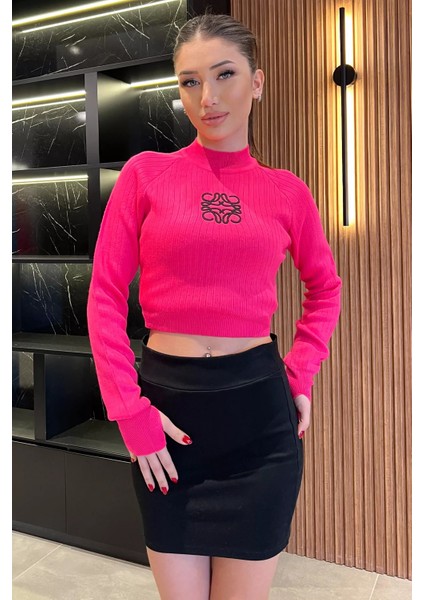 Ön Nakışlı Crop Top Triko Bluz