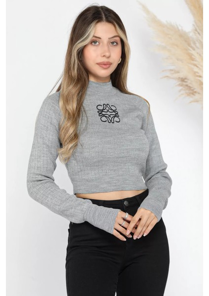 Ön Nakışlı Crop Top Triko Bluz