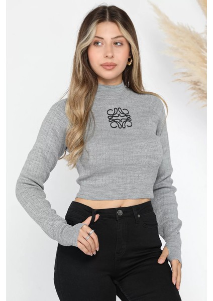 Ön Nakışlı Crop Top Triko Bluz