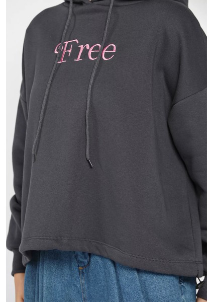 Kapüşonlu Free Nakışlı Üç Iplik Şardonlu Sweatshirt