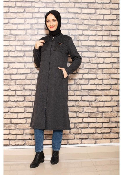 Omuzu Parçalı Antrasit Tesettür Kap