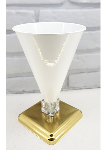 Modern Dekoratif Kare Gold Ayaklı Taşlı Beyaz Konik Büyük Salon Vazo Masa Üstü Aksesuar Dekor modelleri